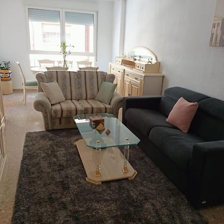 Private Room In A Shared Flat In Castellon カステリョン・デ・ラ・プラナ エクステリア 写真