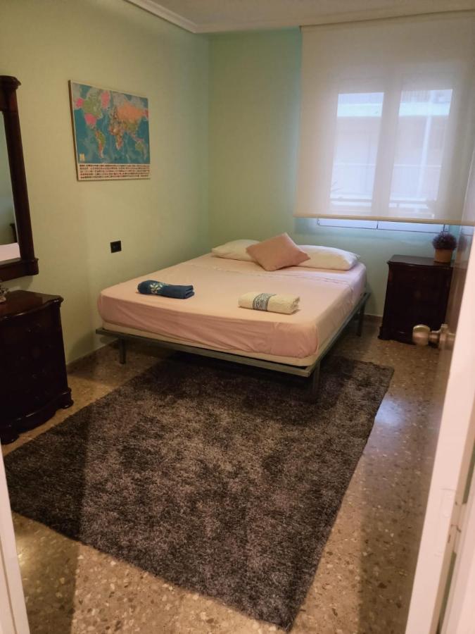 Private Room In A Shared Flat In Castellon カステリョン・デ・ラ・プラナ エクステリア 写真