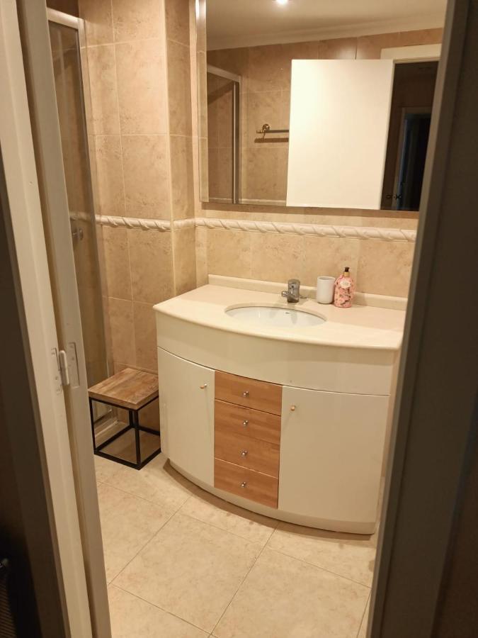 Private Room In A Shared Flat In Castellon カステリョン・デ・ラ・プラナ エクステリア 写真