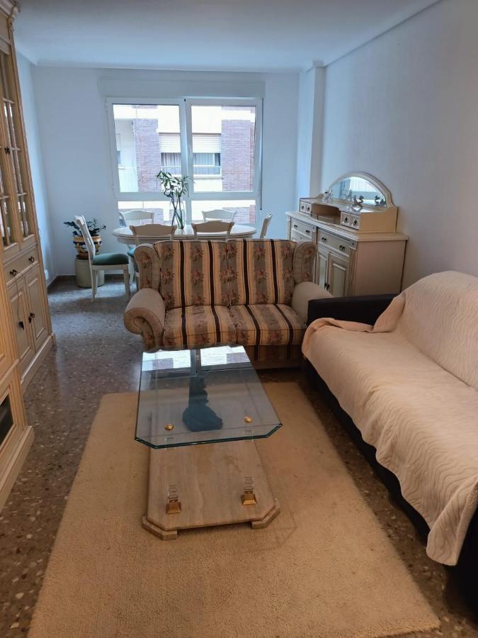 Private Room In A Shared Flat In Castellon カステリョン・デ・ラ・プラナ エクステリア 写真