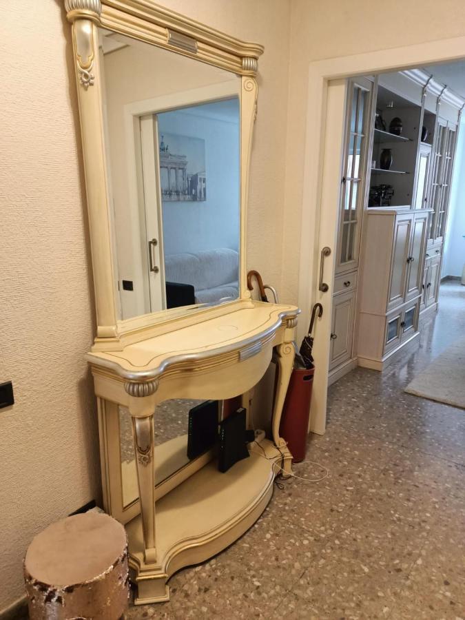 Private Room In A Shared Flat In Castellon カステリョン・デ・ラ・プラナ エクステリア 写真