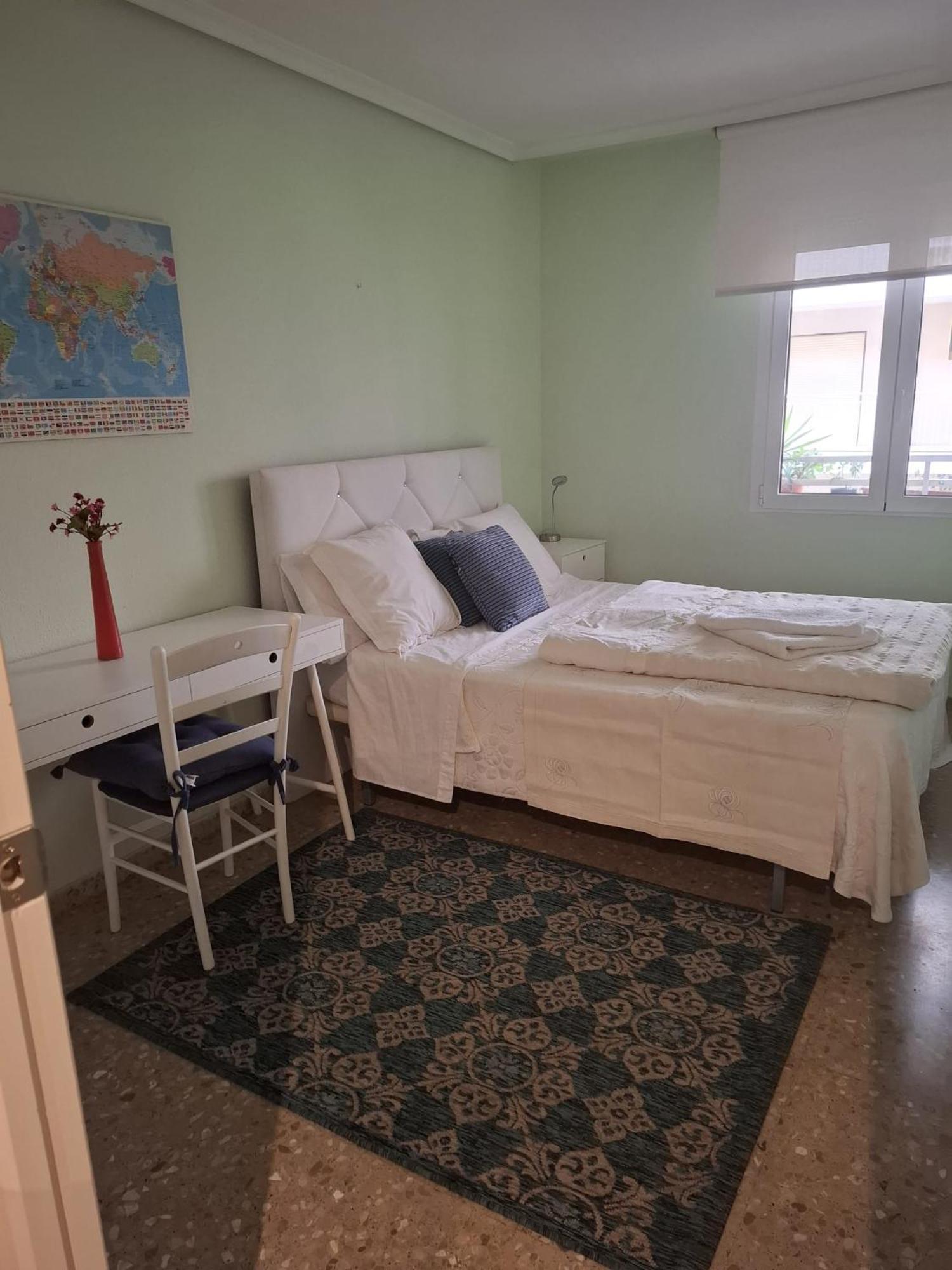 Private Room In A Shared Flat In Castellon カステリョン・デ・ラ・プラナ エクステリア 写真