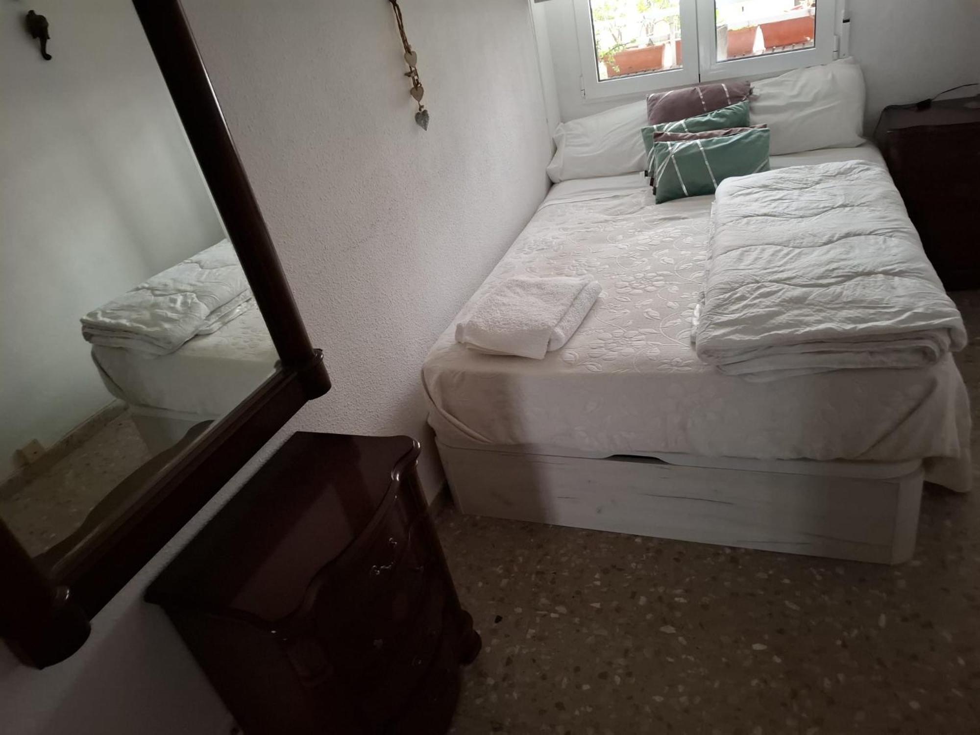 Private Room In A Shared Flat In Castellon カステリョン・デ・ラ・プラナ エクステリア 写真